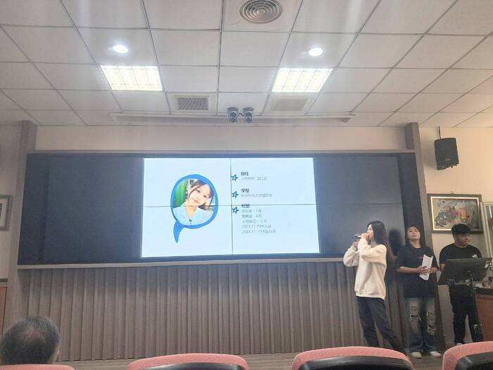 ImgDesc