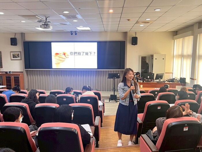 15.講座主題：《從校園到職場：打造你的「現實生活」好感溝通力》圖片