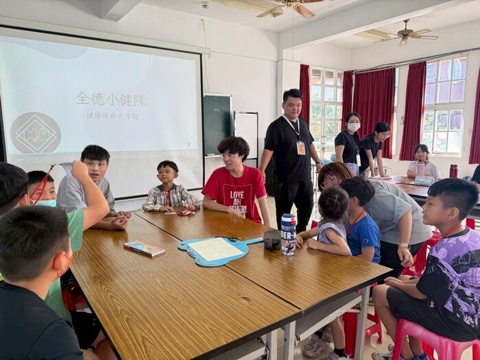 18.健管志工隊-偏鄉國小志工夏令營圖片